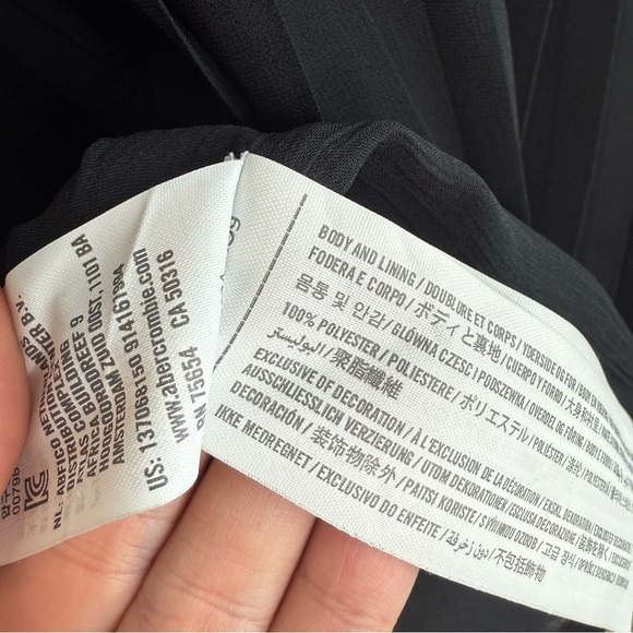 Abercrombie & Fitch Black Pleated Camisole - Picture 4 of 6